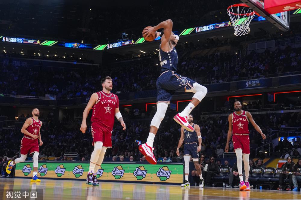 社交媒体上 社交媒体上