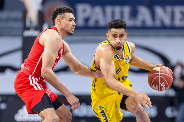 科隆同样领 科隆同样领