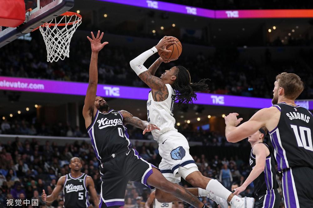 这也是她在 这也是她在